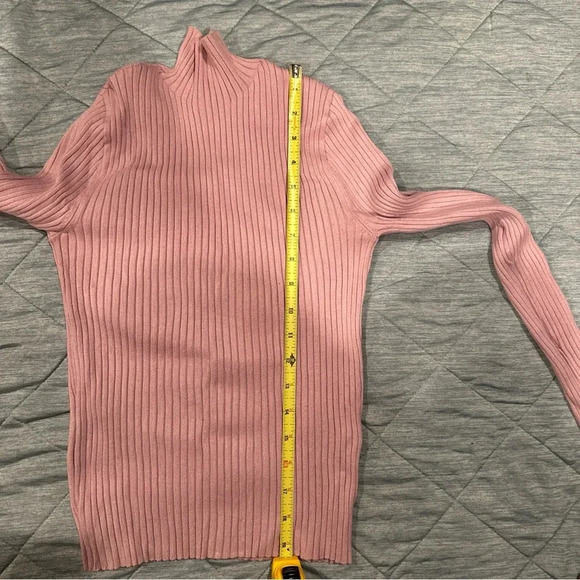Zara Cropped Knit Ribbed Light Pink Long Sleeve Turtleneck Top
Size M Stretching - Picture 7 of 7